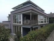 LICHTDURCHFLUTET UND GROSSZÜGIG