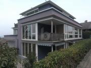 LICHTDURCHFLUTET UND GROSSZÜGIG