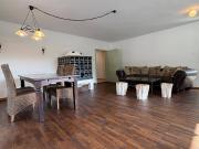 Lichtdurchflutete 110 m2 Wohnung, zentrumsnah €12,27 / m2 Lichtdurchflutete 110 m2 Wohnung, zentrumsnah €12,27 / m2