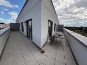 Lichtdurchflutete 2 Raum Penthouse Wohnung mit EBK & Aufzug