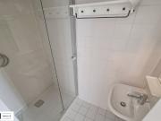 Lichtdurchflutete 2 Zimmer Altbauwohnung mit Blick in...