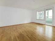 Lichtdurchflutete 2 Zimmer Wohnung mit Loggia