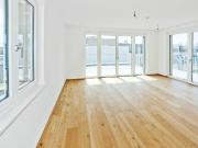 Lichtdurchflutete 2 Zimmer Wohnung mit Loggia und Balkon...