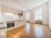 Lichtdurchflutete 2 Zimmer Wohnung, Nähe Steiner Tor