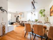 Lichtdurchflutete 3 Zimmer Eigentumswohnung mit Gartenanteil