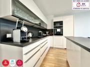 Lichtdurchflutete 3 Zimmer Wohnung mit höchstem...