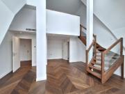 Lichtdurchflutete 3 Zimmer Wohnung über zwei Etagen –...