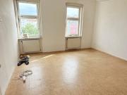 Lichtdurchflutete 4,5 Zimmer Wohnung SANIERUNGSBEDÜRFTIG...