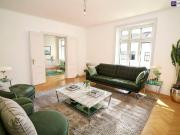 Lichtdurchflutete Altbau Eckwohnung: Klassischer Charme...