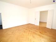 Lichtdurchflutete Altbau Eckwohnung: Klassischer Charme...