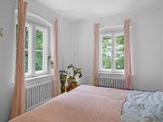 Lichtdurchflutete Altbauwohnung auf Erbpachtgrund