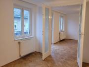 lichtdurchflutete Balkon Wohnung, WG geeignet
