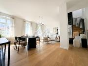 Lichtdurchflutete Dachgeschoss Maisonette Wohnung