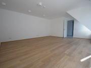 Lichtdurchflutete Dachgeschosswohnung mit großer...