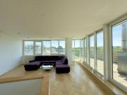 Lichtdurchflutete DG Wohnung mit Parkblick & viel...