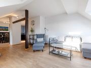 Lichtdurchflutete Drei Zimmer Wohnung mit Aufzug und...