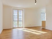 Lichtdurchflutete, frisch renovierte 3 Zimmer Wohnung...