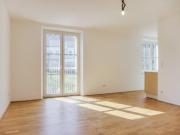 Lichtdurchflutete, frisch renovierte 3 Zimmer Wohnung...