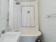 Lichtdurchflutete geräumige Wohnung mit großer...