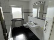 Lichtdurchflutete, großzügige 3,5 Zimmer Whg. mit Küche...