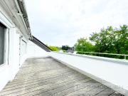 Lichtdurchflutete Maisonettewohnung mit Dachbalkon und...
