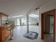 Lichtdurchflutete, moderne 2 Zi. DG Wohnung
