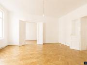 LICHTDURCHFLUTETE STILRARITÄT | 4 ZIMMER ALTBAU | NÄHE...