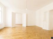 LICHTDURCHFLUTETE STILRARITÄT | 4 ZIMMER ALTBAU | NÄHE...