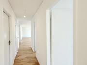 Lichtdurchflutete und klimatisierte DG Wohnung mit...