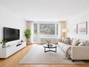 LICHTDURCHFLUTETE WOHNOASE MIT WEITBLICK