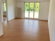 Lichtdurchflutete Wohnung mit Balkon, Garagenbox