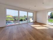 Lichtdurchflutete Wohnung mit Eigengarten in Egelsee...