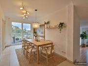 Lichtdurchflutetes Einfamilienhaus mit Garten, Garage...