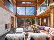 Lichtüberflutetes Bayrou Chalet zum Verkauf im Raum...