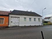 LIEBEVOLLES, SANIERUNGSBEDÜRFTIGES LANDHAUS MIT KLEINEM...