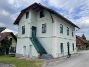 Liegenschaft mit 2 Wohnhäusern und Wirtschaftsgebäuden...