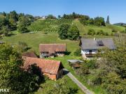 Liegenschaft mit Einfamilienhaus und Nebengebäuden nahe...