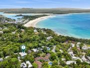 Life of luxury in Little Cove, Metres to the beach &...