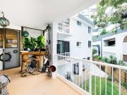 Lifestyle living just meters to the beach