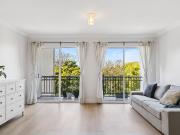 Lifestyle Living Overlooking The Park Lifestyle Living Overlooking The Park