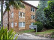 Light and Bright Apartment Close to Transport and Beach