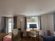Light, beautiful 2 bed with garden in Islington