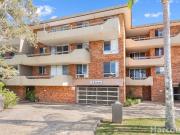 Light, Bright and Airy Walk to Flynns Beach