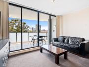 Light & Bright Fully Furnished Apartment