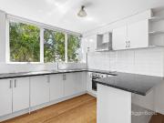 LIGHT & BRIGHT IN A LIFESTYLE LOCALE