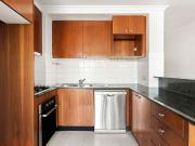 Light & Bright One Bedroom With Parking