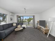 light filled apartment in a convenient clayfield location