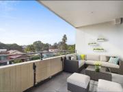 Light Filled Apartment in Convenient Location