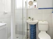 Light Filled Apartment in Prime Thornbury Location