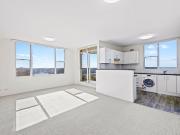 Light filled Apartment with Spectacular Harbour Views *...